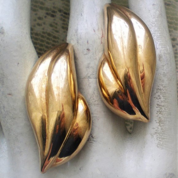 LARGE BOLD Vintage 1970-1990 Solid 14K Yellow Gold Omega Back Earrings 13.1 g.